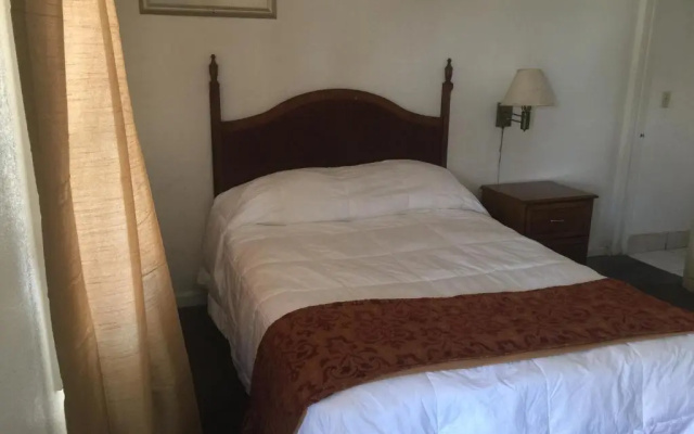 photo 3 of Frontier Motel