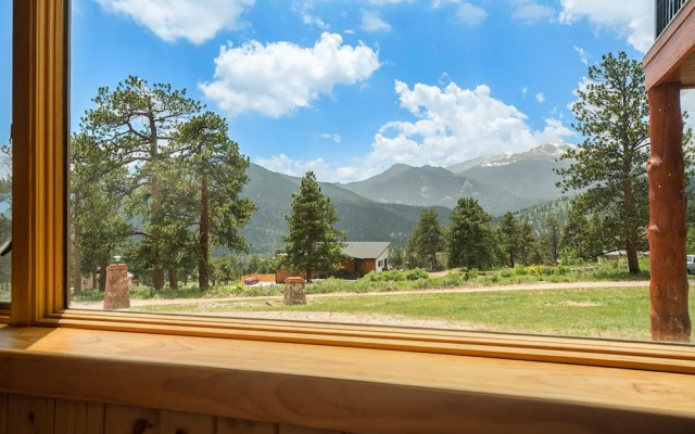 photo 5 of Frontier Mountain Retreat - Monthly Long-term Vacation Rental 30+ Days Minimum -- Estes Park 1 Bedroom Apts by RedAwning