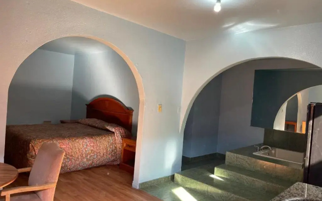 photo 3 of Full Moon Inn