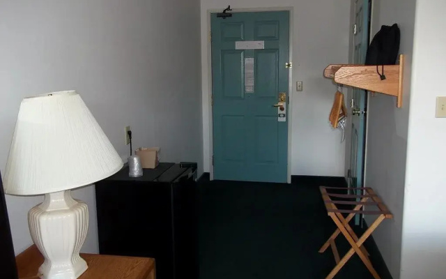 photo 3 of Fullerton Inn (Nebraska)