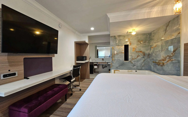 photo 2 of Travelodge by Wyndham Fullerton Near Anaheim