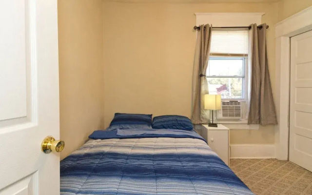 photo 4 of Fully Furnished 4-bedroom Located on a Quiet Block