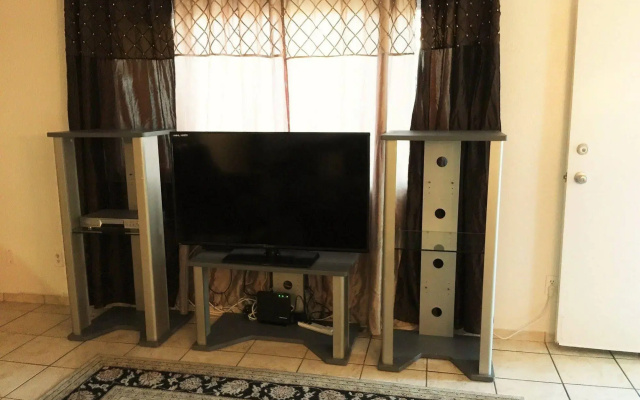 photo 2 of Fully Furnished Apartment in Glendale