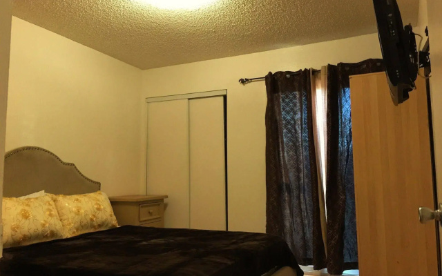 photo 3 of Fully Furnished Apartment in Glendale