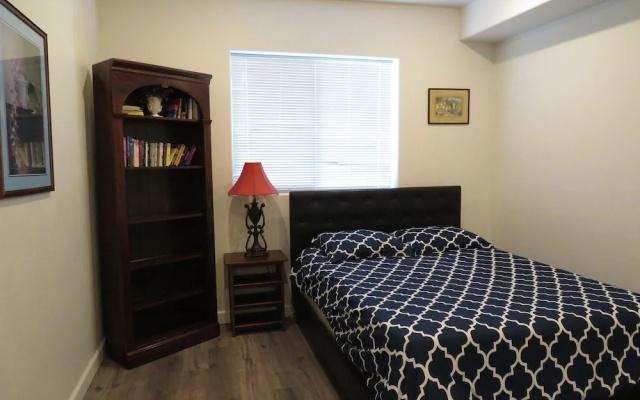 photo 2 of Fully Furnished Apartments near Hollywood