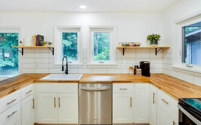 photo 2 of Fully Remodeled Saugerties Retreat on 7 Acres!