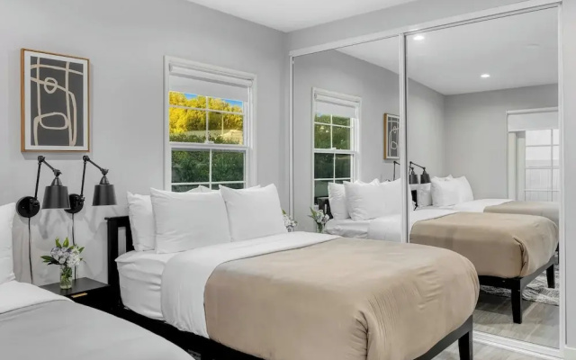 photo 3 of Fulton Buyout by Avantstay Sherman Oaks Estate + View