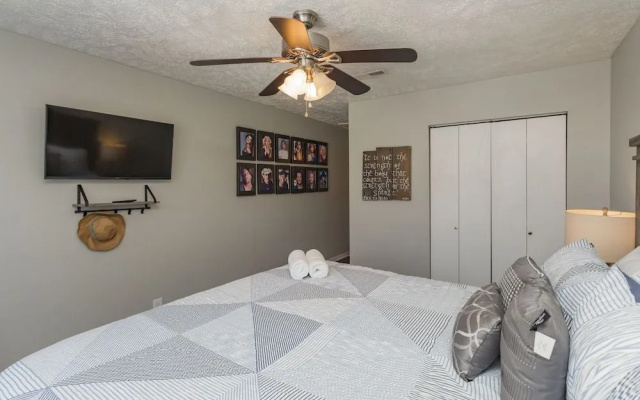 photo 5 of Fun Buena Vista Heights Home Close to Downtown