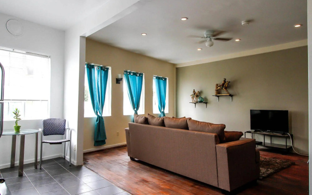 photo 5 of Furnished Los Angeles Apartments
