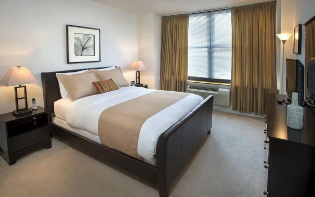 photo 4 of Furnished Quarters at Grove Pointe
