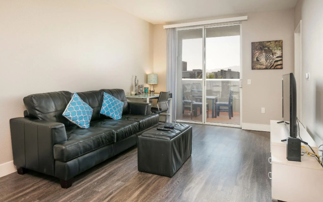 photo 2 of Hotel Style Furnished Suites in LA Beach Area