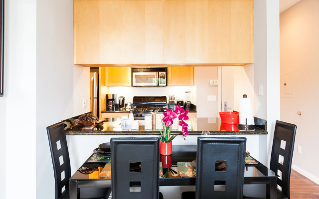 photo 2 of Furnished Suites In Downtown Santa Monica Apartments