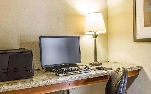 photo 3 of Gaia Hotel & Spa Redding, an Ascend Collection Hotel
