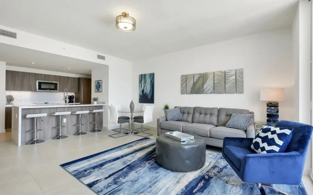 photo 2 of Top Fort Lauderdale Condo 9th Floor - Private and Sanitized, Hotel Amenities, Free Parking for Stays Over 27 Days, 400 ft From the Beach. Hosted by Super Host!