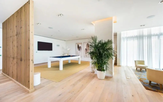 photo 4 of Top Fort Lauderdale Condo 9th Floor - Private and Sanitized, Hotel Amenities, Free Parking for Stays Over 27 Days, 400 ft From the Beach. Hosted by Super Host!