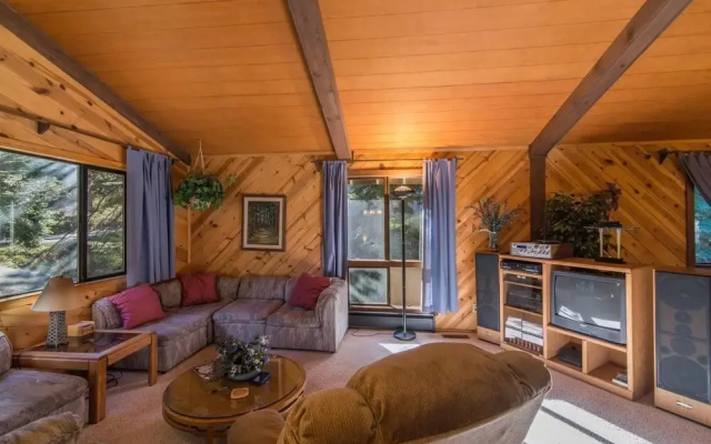photo 3 of Gamara 3 Bedroom Holiday Home By Tahoe Truckee