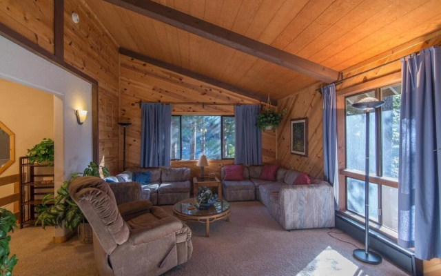 photo 4 of Gamara 3 Bedroom Holiday Home By Tahoe Truckee