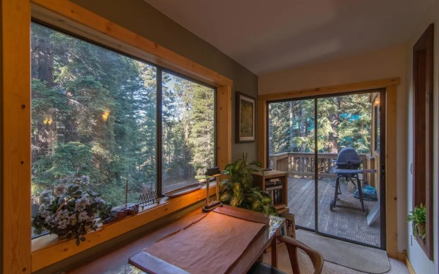 photo 5 of Gamara 3 Bedroom Holiday Home By Tahoe Truckee