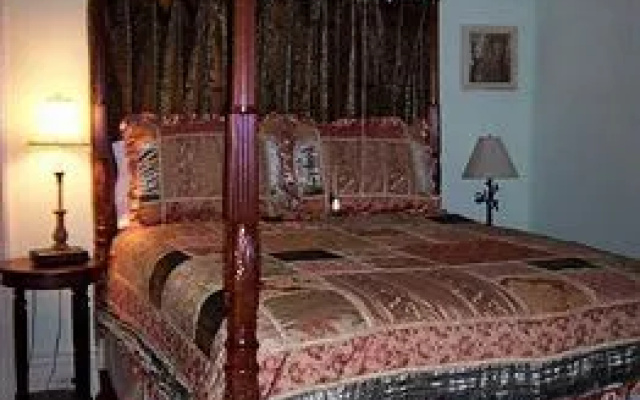 photo 5 of Garden District B&B