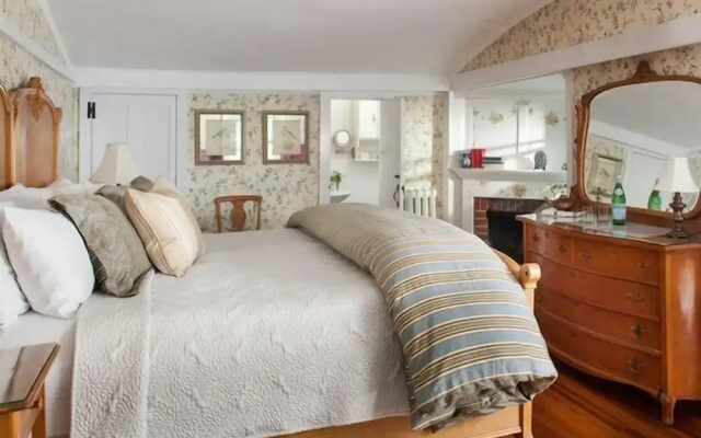 photo 2 of Garden Gables Inn