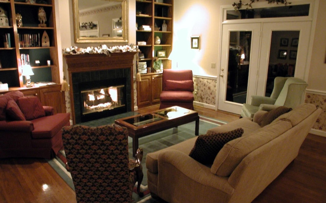 photo 2 of Garden Inn Bed & Breakfast at Bee Rock