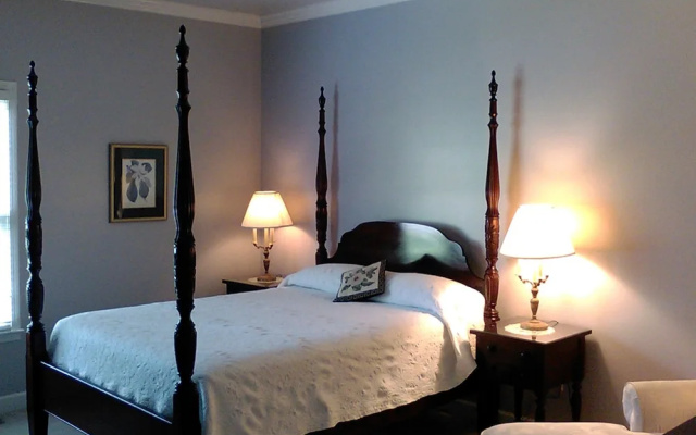photo 5 of Garden Inn Bed & Breakfast at Bee Rock
