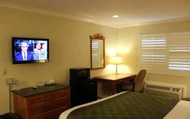 photo 5 of Garden Inn