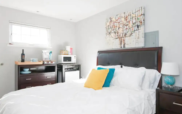 photo 5 of Garden Studio in Montclair Hills Studio Bedroom 1 Bathroom Apts