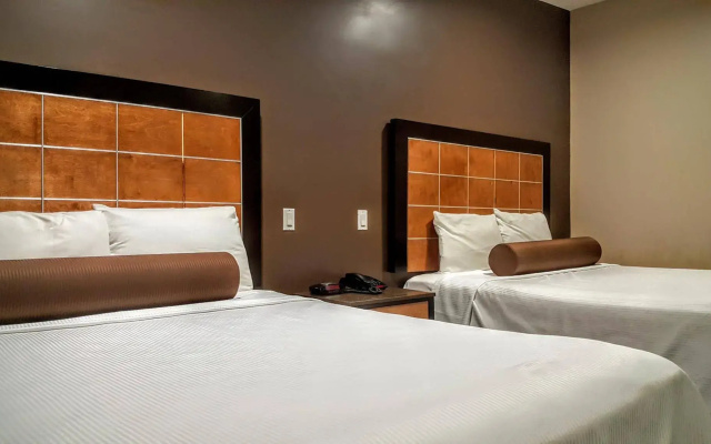 photo 3 of Gardena Terrace Inn