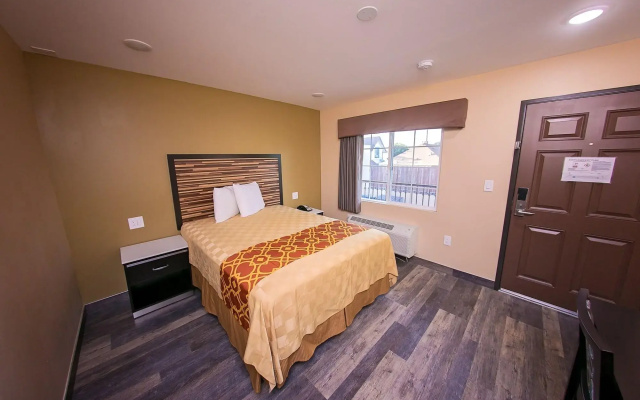 photo 5 of Garey Motel