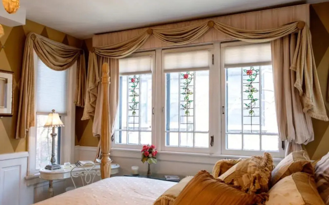 photo 3 of Gaslight Bed and Breakfast