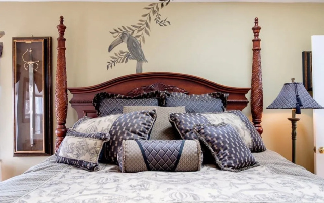 photo 5 of Gaslight Bed and Breakfast