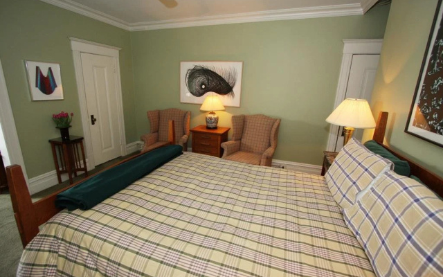 photo 2 of Seattle Gaslight Inn