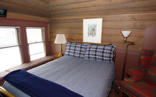 photo 5 of Seattle Gaslight Inn