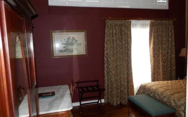 photo 3 of GasLight Inn