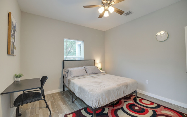 photo 5 of Gated Houston Home w/ Large Yard: 4 Mi to Downtown