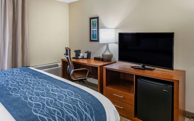 photo 5 of Comfort Inn & Suites Spring Lake - Fayetteville near Fort Bragg