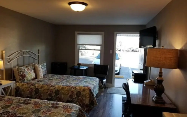 photo 3 of Gateway Inn