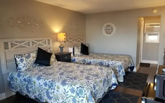photo 5 of Gateway Inn