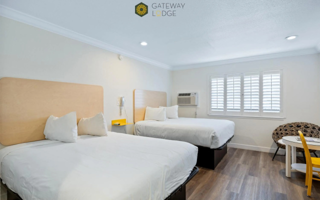 photo 4 of Gateway Lodge
