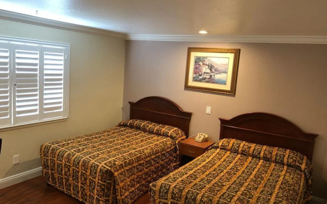 photo 5 of Thunderbird Motel