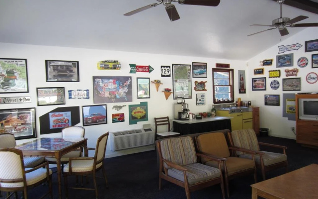 photo 3 of Gear Head Inn