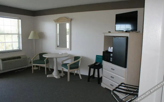 photo 3 of Sun Coast Inn
