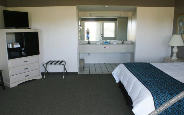 photo 4 of Sun Coast Inn