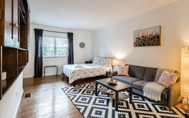 photo 4 of GEM Location+cozy Studio 1bd, Bath&kitchen!