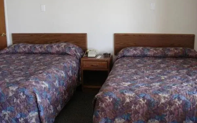 photo 2 of Geneva Inn