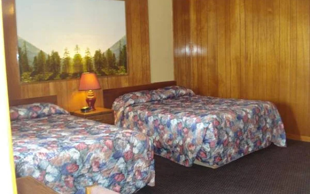 photo 4 of Geneva Inn