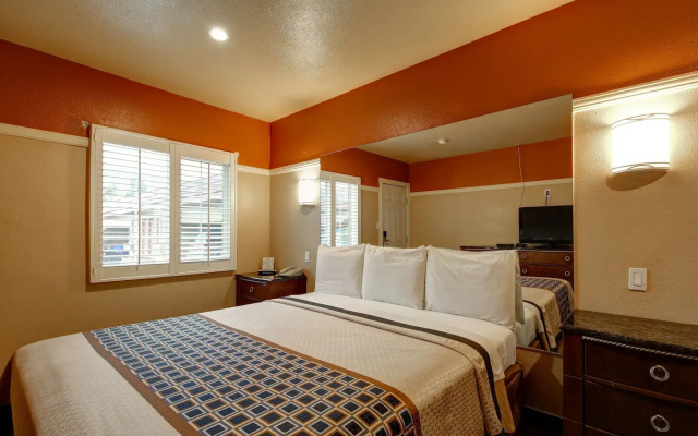 photo 5 of Geneva Motel