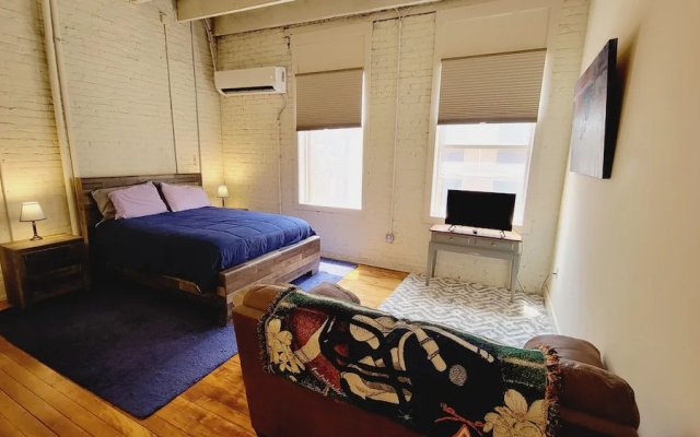 photo 2 of Geneva's Place LLC