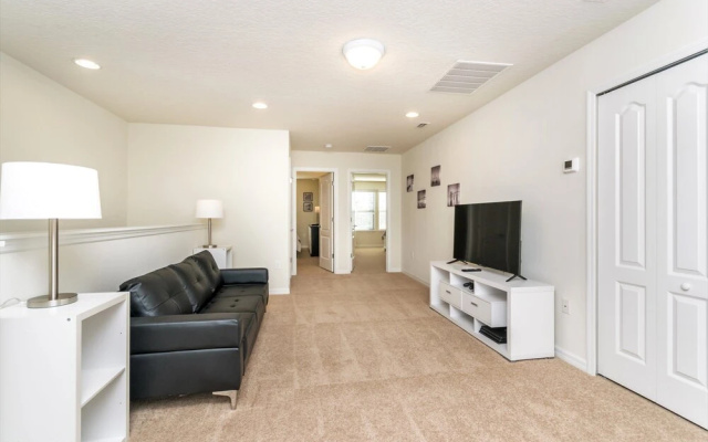 photo 4 of Geneve Villa Windsor At Westside